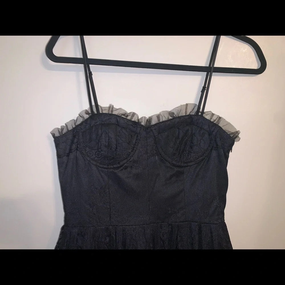 Twenty One Lace Dress - Picture 2 of 8